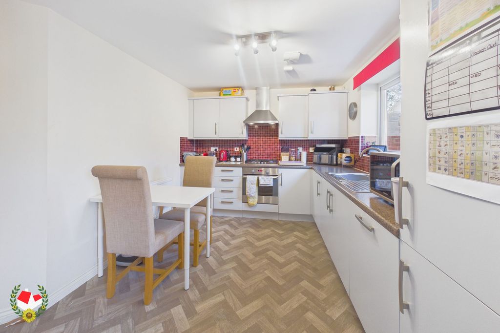 Property photo 3 of 17