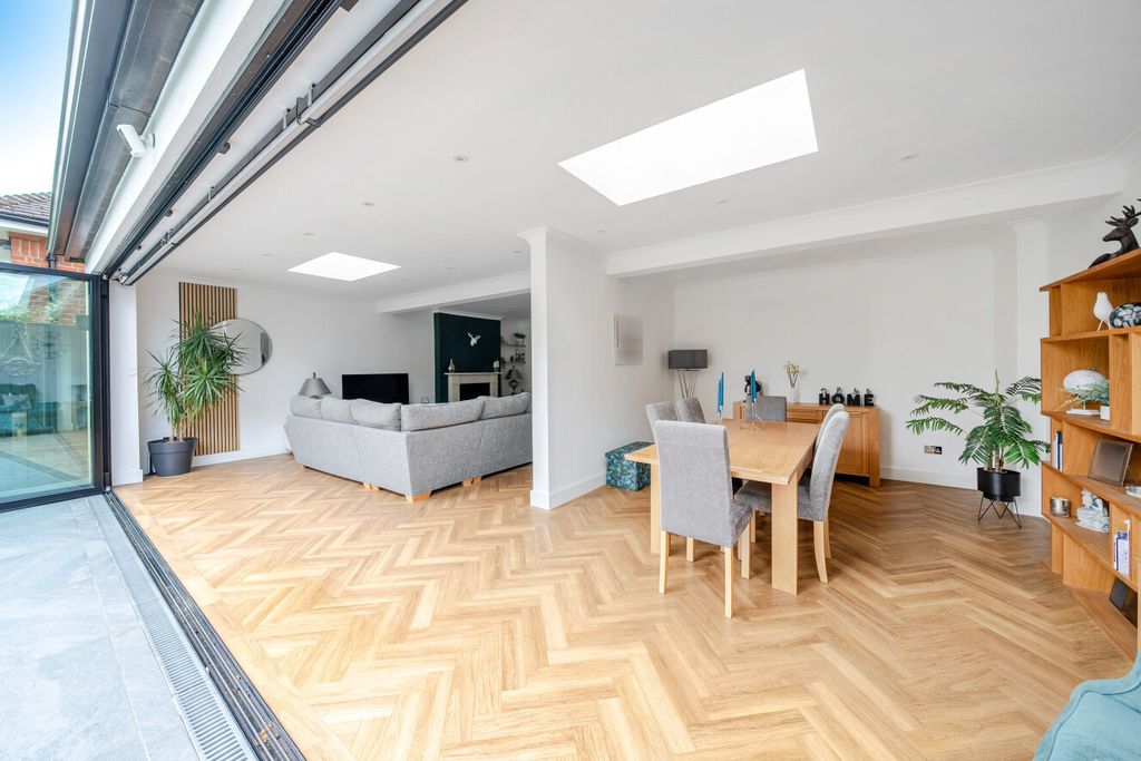 Property photo 3 of 26 1-6A43E484cc72c-1...