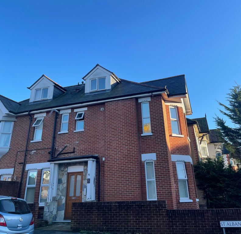 Property photo 1 of 5 Outside 2 Stalbans