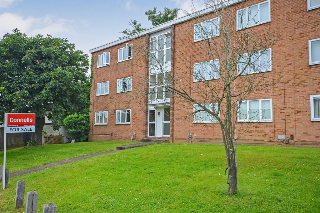 Property photo 1 of 10