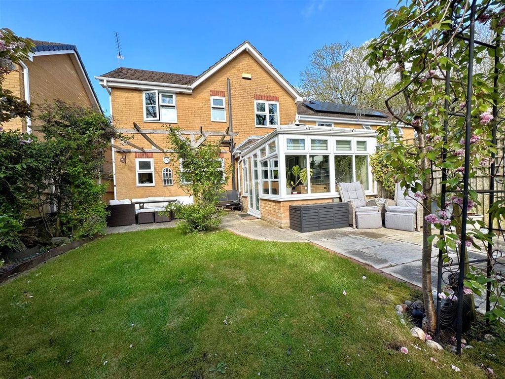 Property photo 3 of 20 Garden 2.Jpg