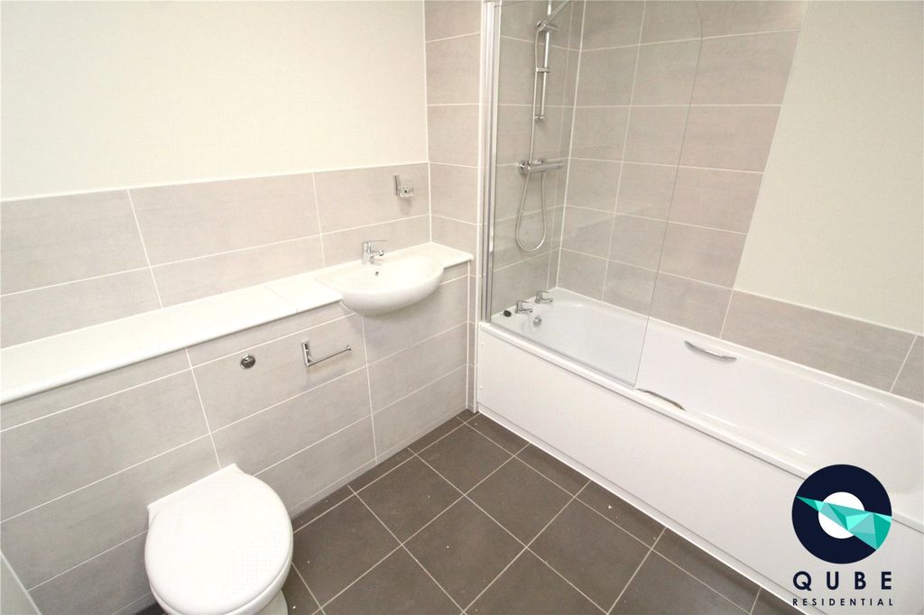 Property photo 3 of 8 Picture No. 18