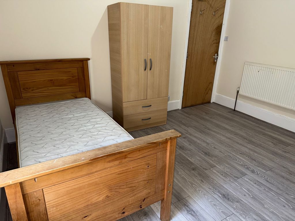Property photo 1 of 2