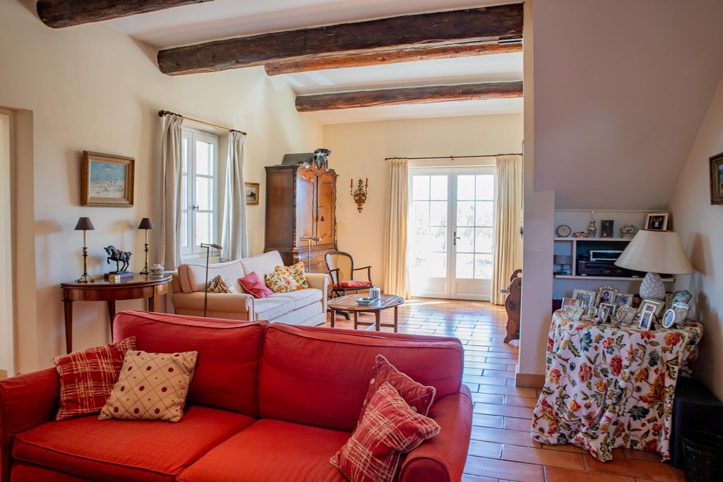 Property photo 3 of 27 Image