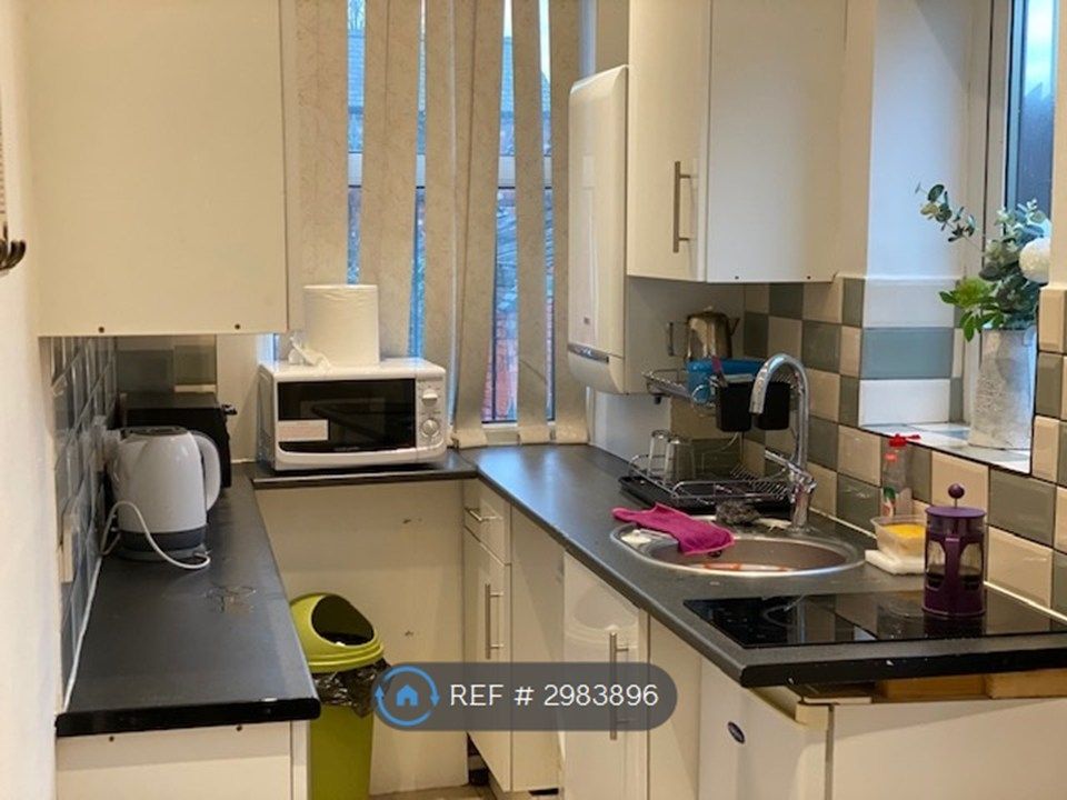 Property photo 2 of 5 Kitchen