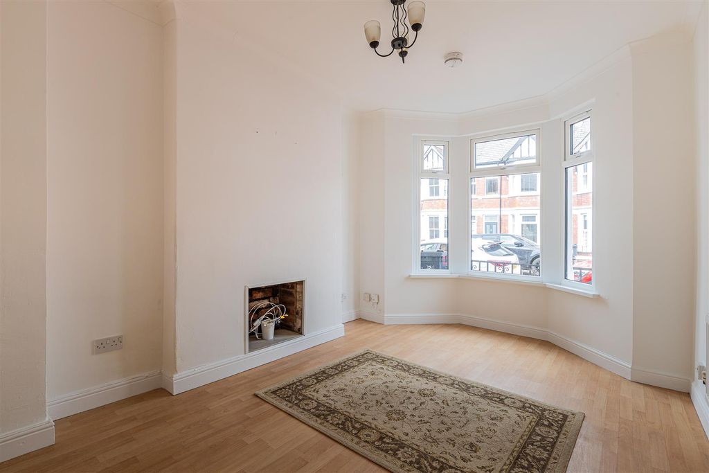 Property photo 2 of 10 Bloom Street 7-5.Jpg