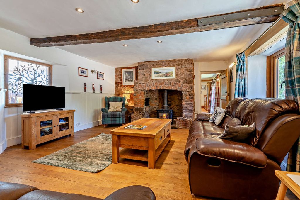Property photo 3 of 21 Sitting Room