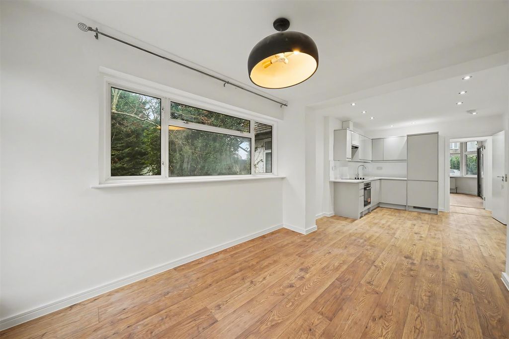 Property photo 3 of 10 3.Jpg