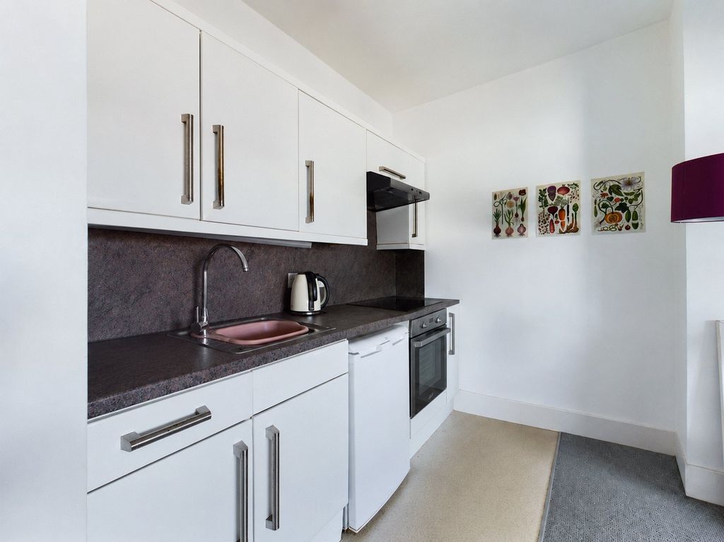 Property photo 3 of 4 Kitchen