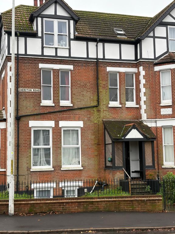 Property photo 1 of 7 Cover