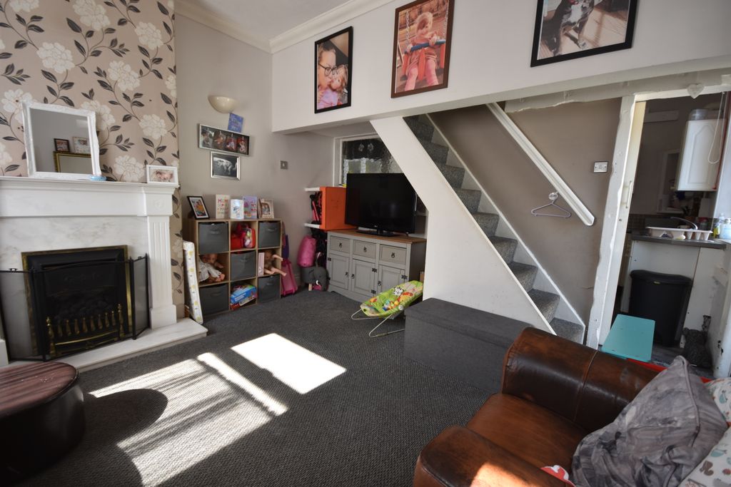 Property photo 2 of 9