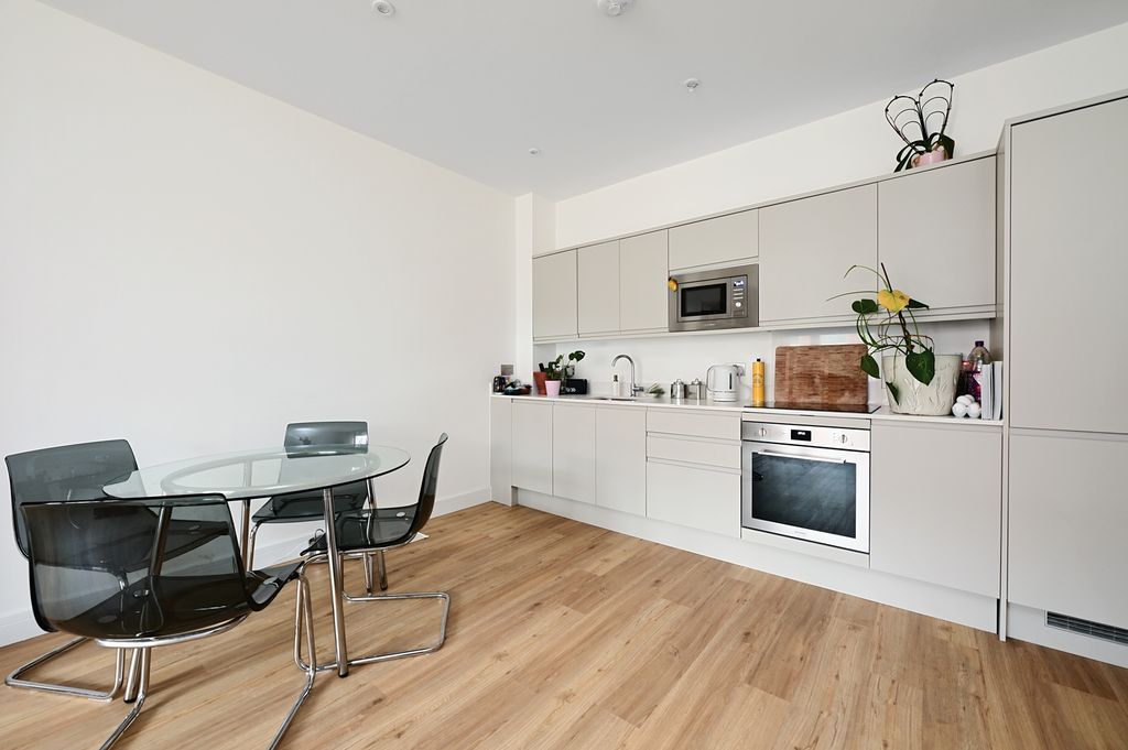 Property photo 2 of 5 Kitchen