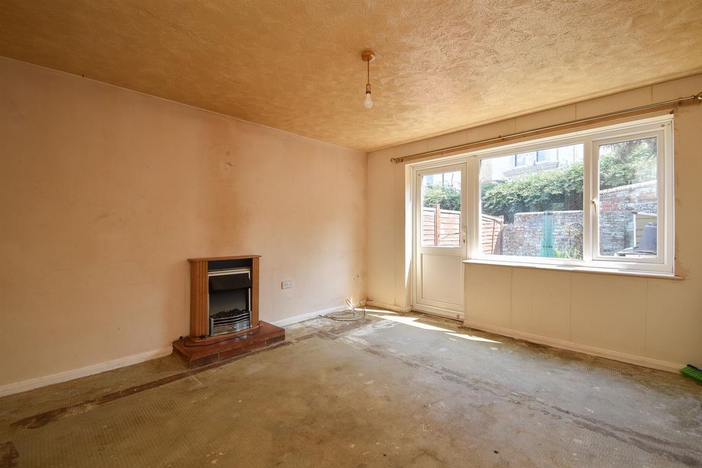 Property photo 2 of 14 Living Room