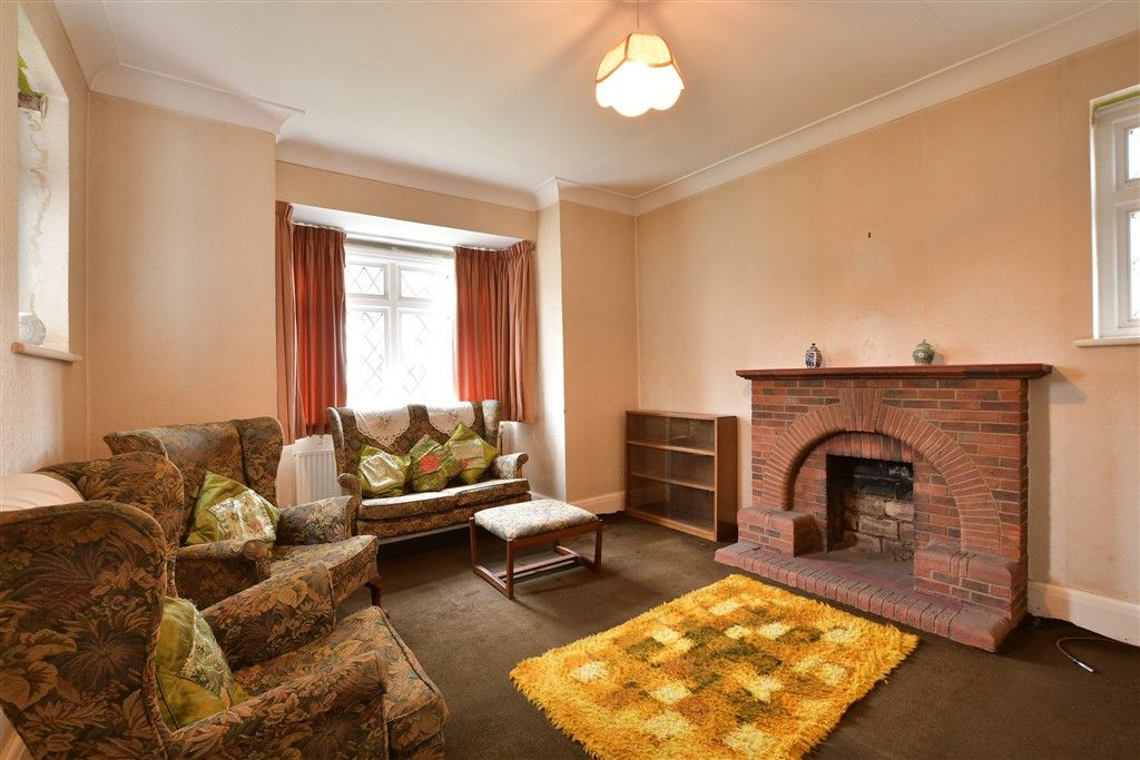 Property photo 1 of 14 Lounge