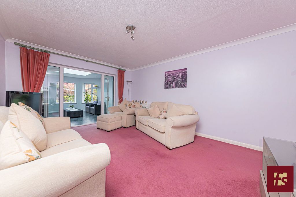 Property photo 3 of 33