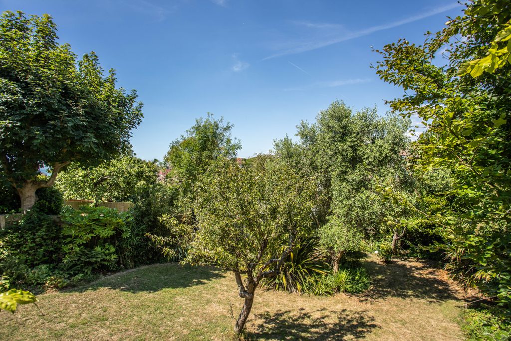 Property photo 2 of 30 2