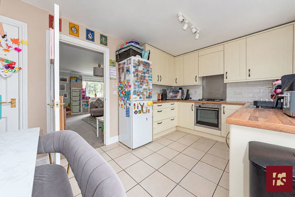 Property photo 3 of 15