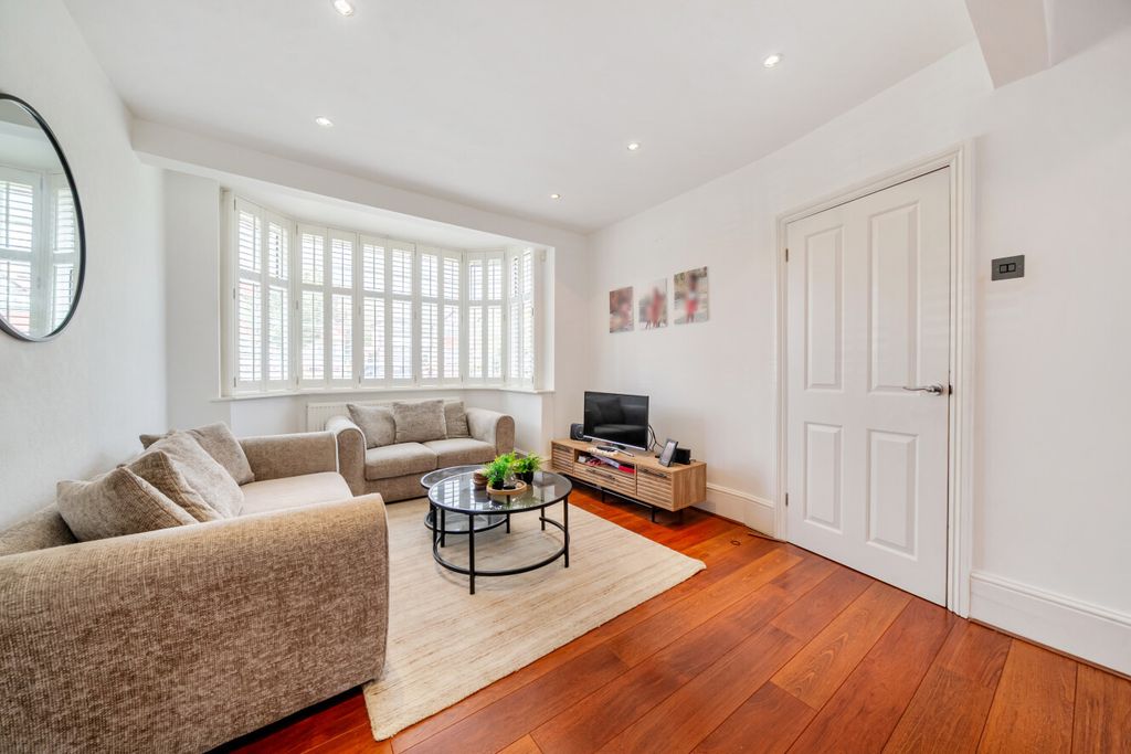 Property photo 2 of 21 1515215-6-6Aa152B...
