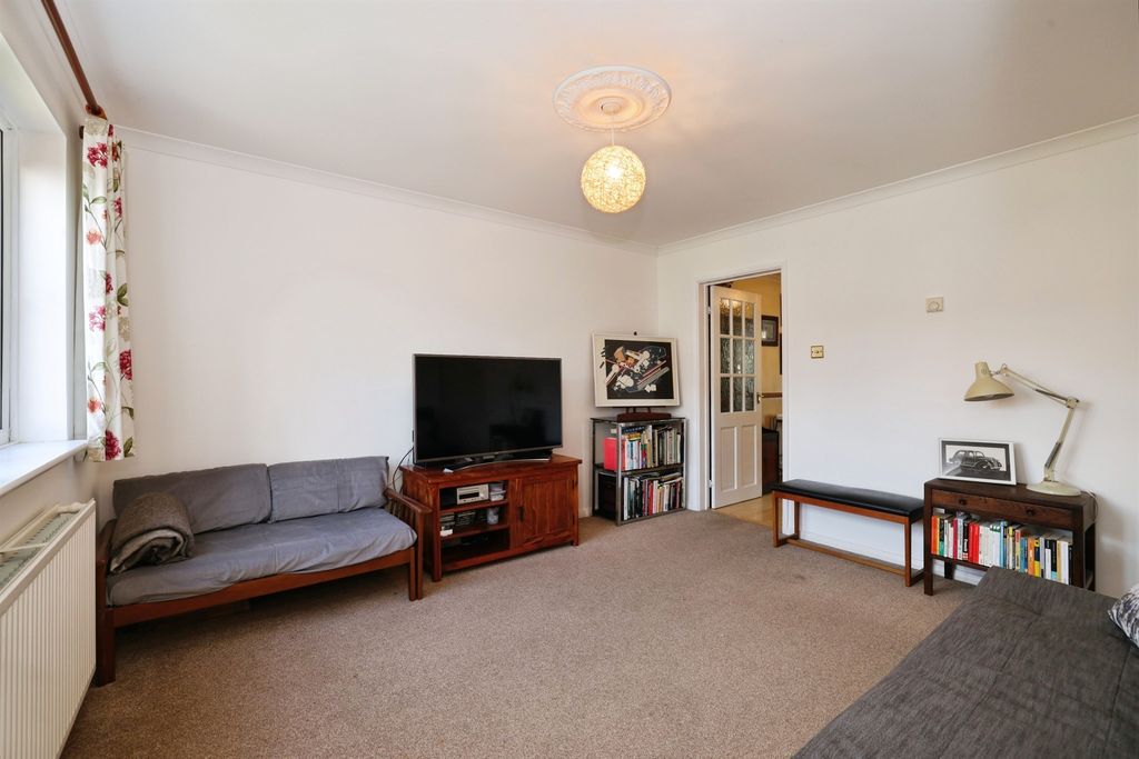 Property photo 2 of 13