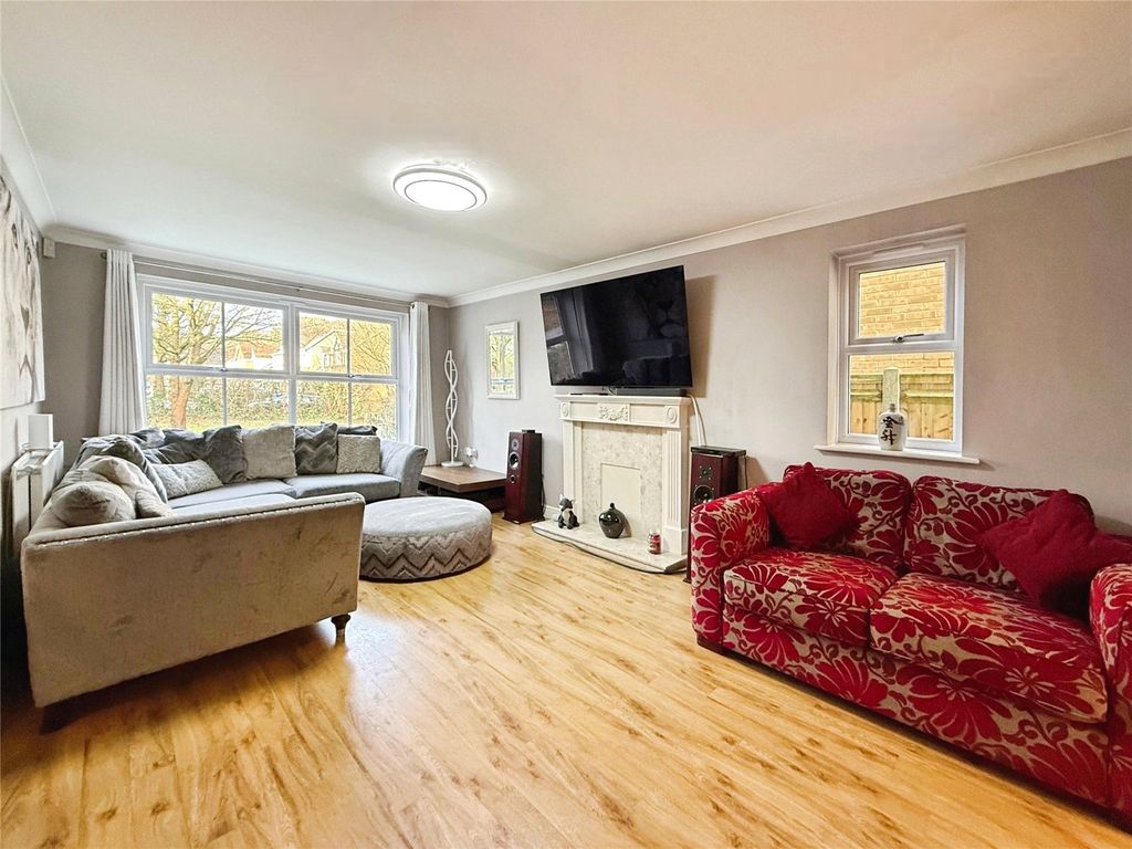 Property photo 3 of 27 Picture No. 17