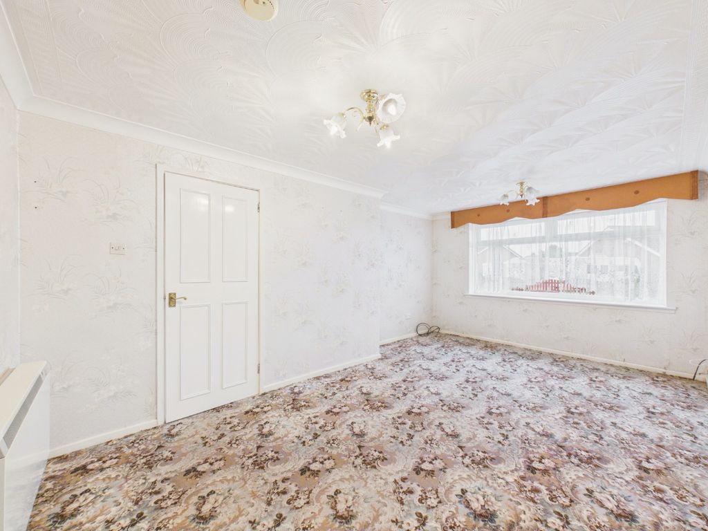 Property photo 3 of 12 5503276