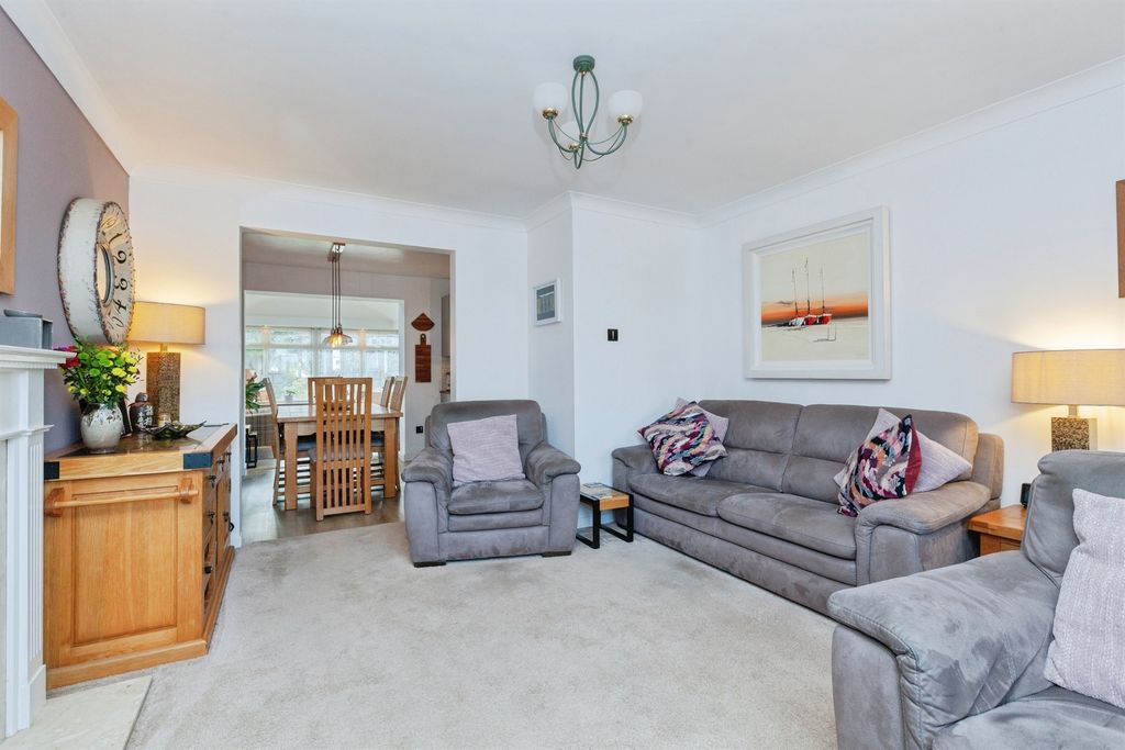 Property photo 3 of 20