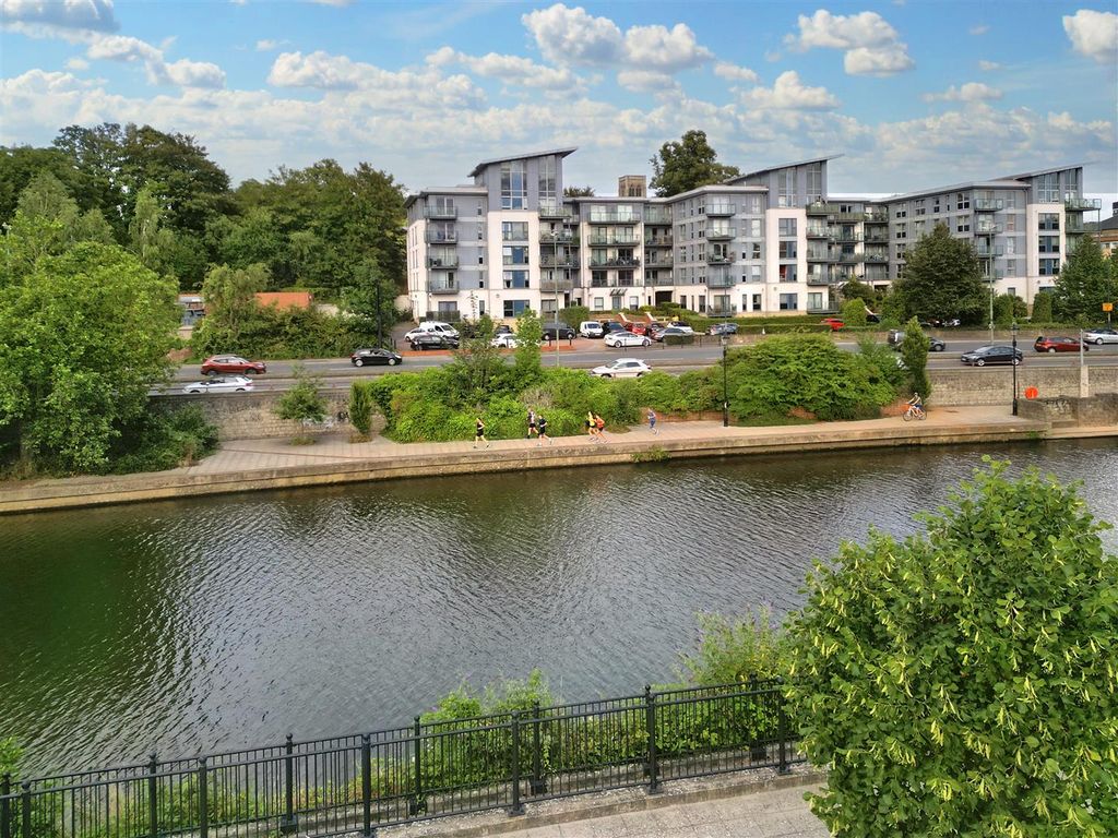 Property photo 1 of 17 Riverside Living.Jpg