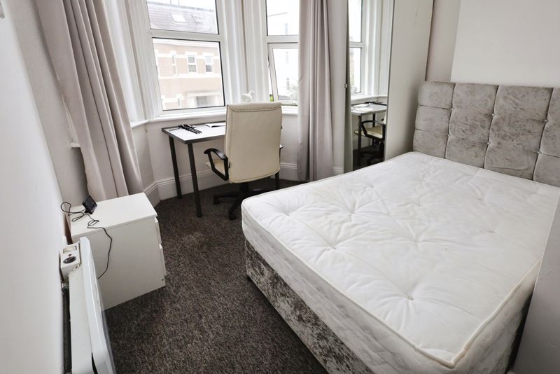 Property photo 1 of 4 Photo 4