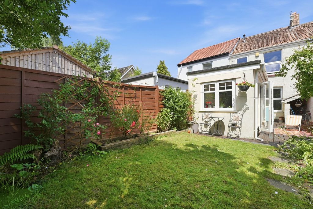 Property photo 3 of 39