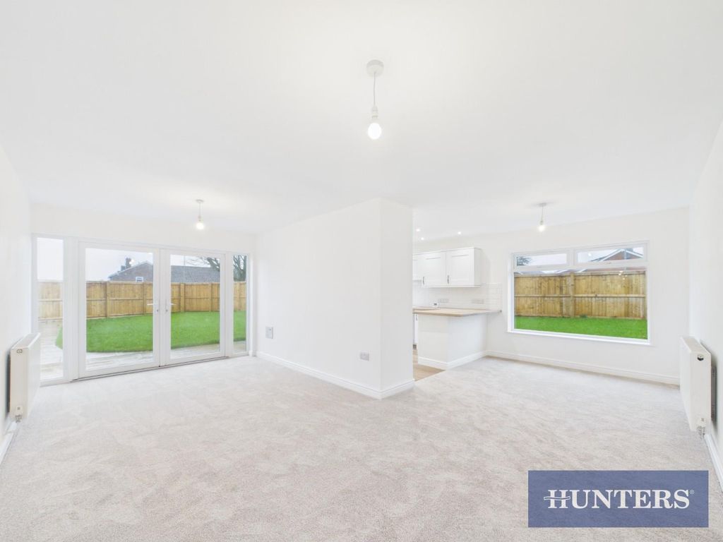 Property photo 3 of 19 Cam01494G0-Pr0516-Still011.Jpg