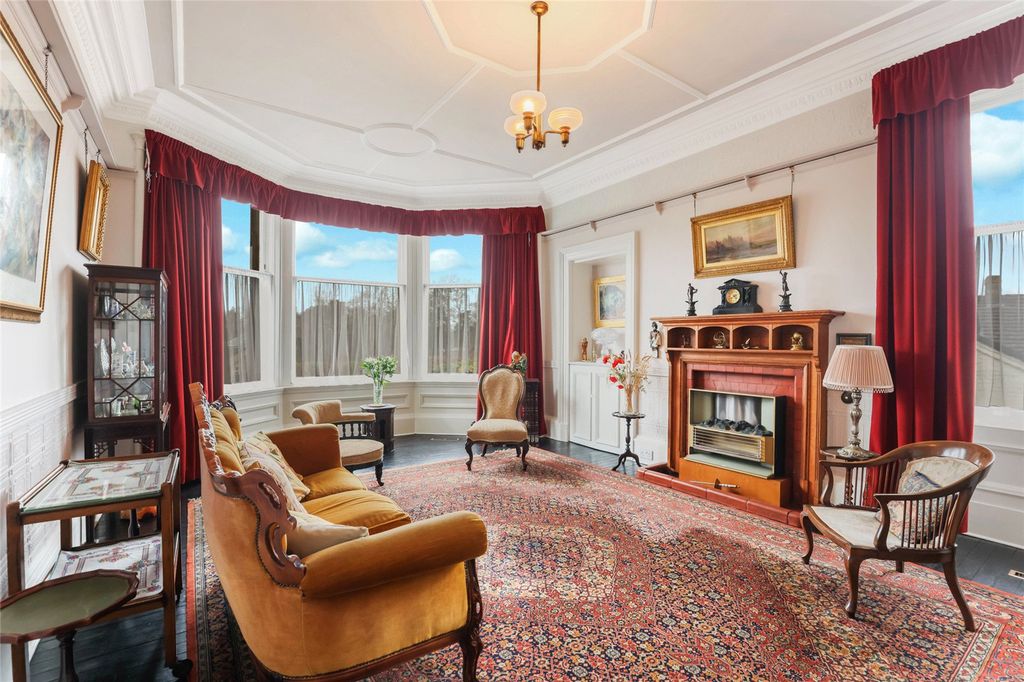 Property photo 2 of 23 Picture No. 18