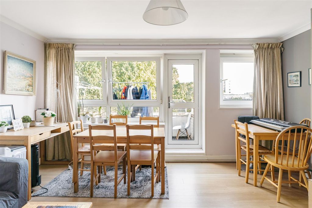 Property photo 3 of 13 Ludham_04.Jpg