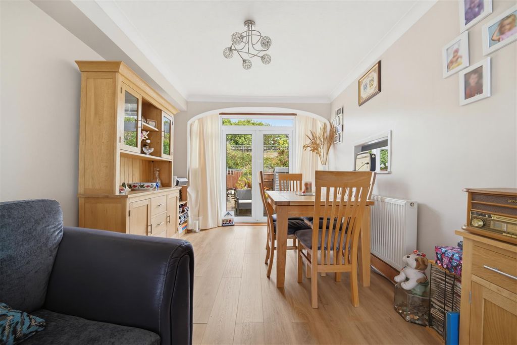 Property photo 3 of 12 67 Rydal Dining.Jpg