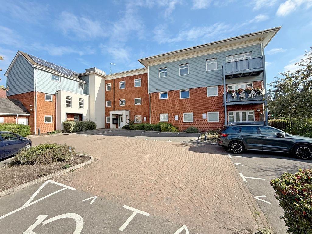 Property photo 1 of 10 2 Bed Flat To Rent Wraysbury Drive, West Drayton Ub7