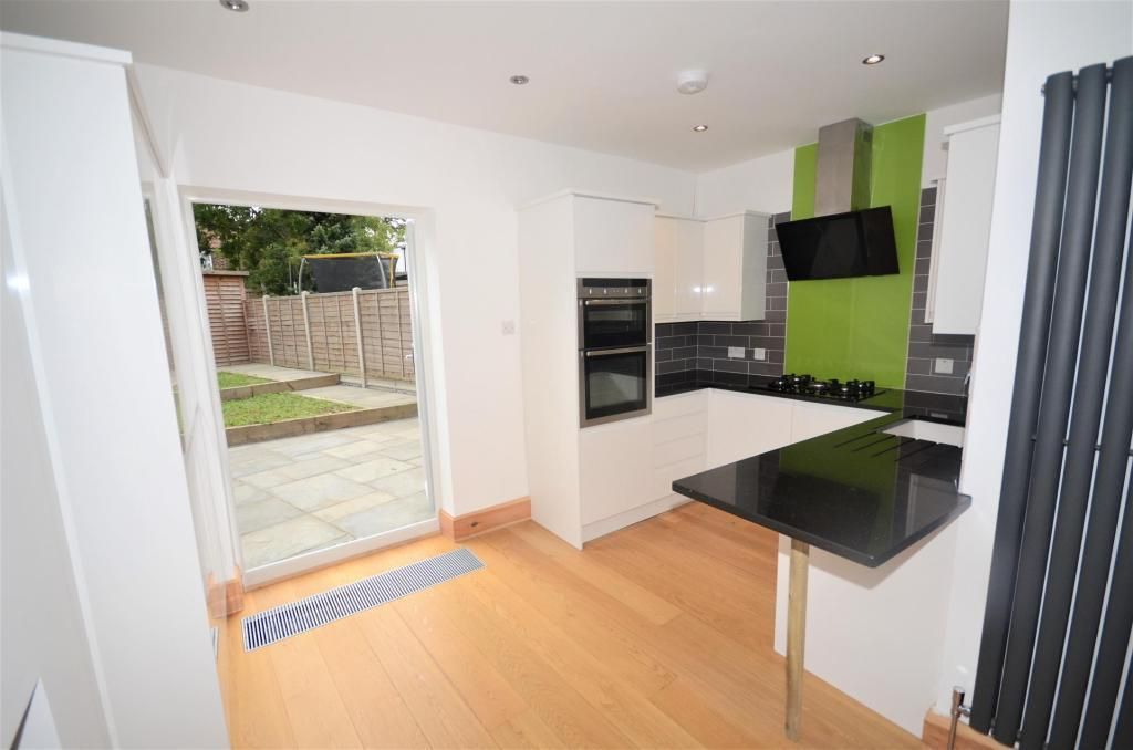 Property photo 3 of 8 Kitchen