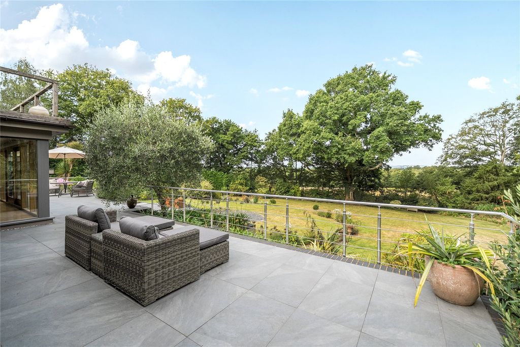 Property photo 2 of 38 Picture No. 13