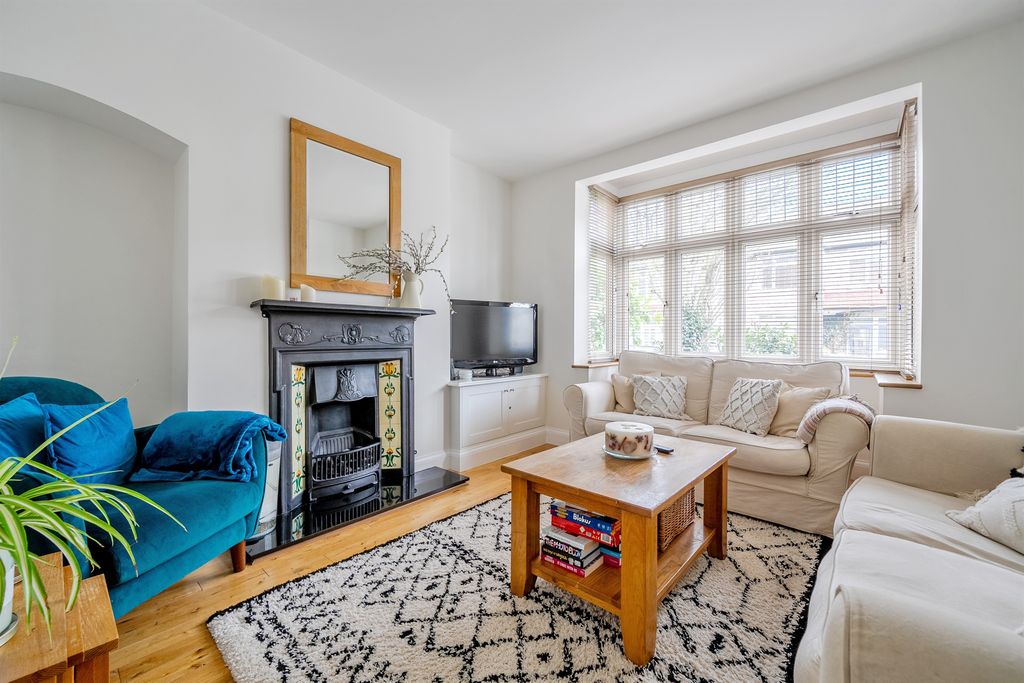 Property photo 3 of 13