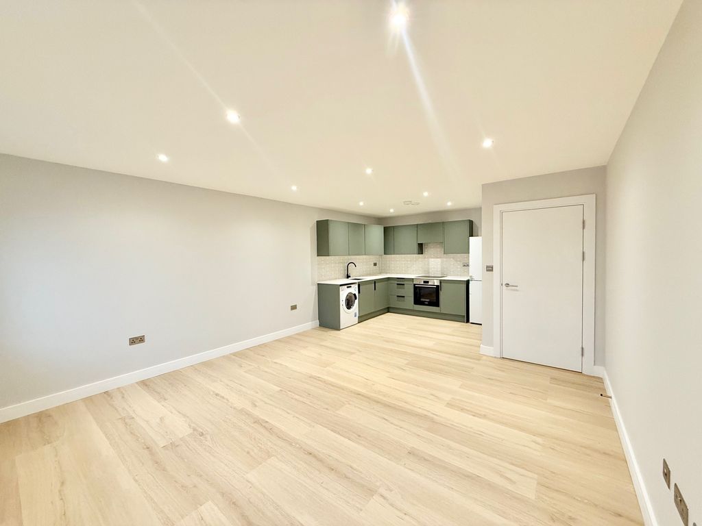 Property photo 2 of 4 Lounge Kitchen