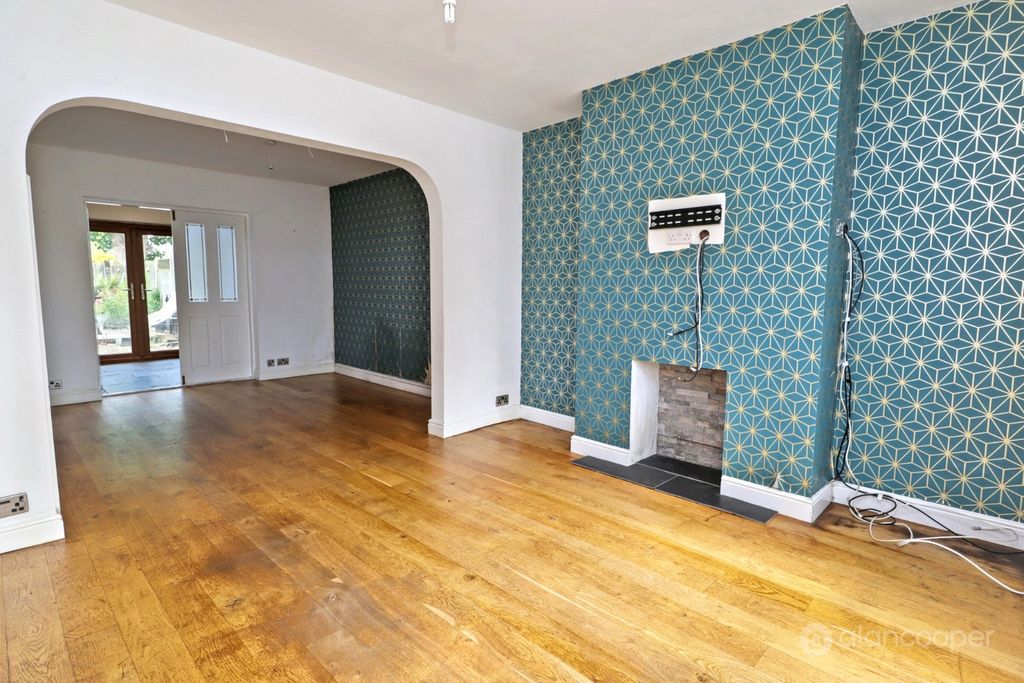 Property photo 2 of 28 1983346