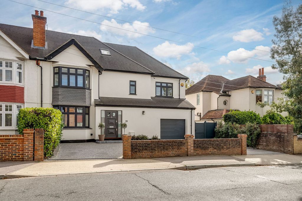 Property photo 1 of 24