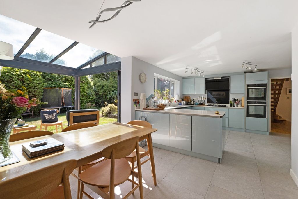 Property photo 3 of 14 Kitchen/Dining