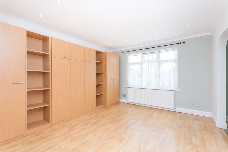 Property photo 2 of 8 Studio Room