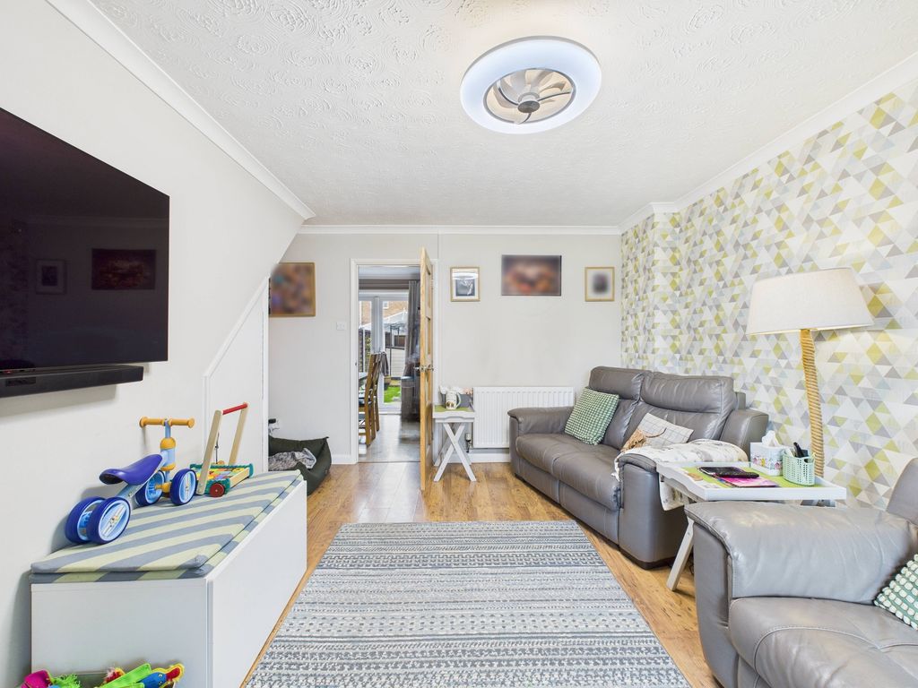 Property photo 3 of 17 Lounge