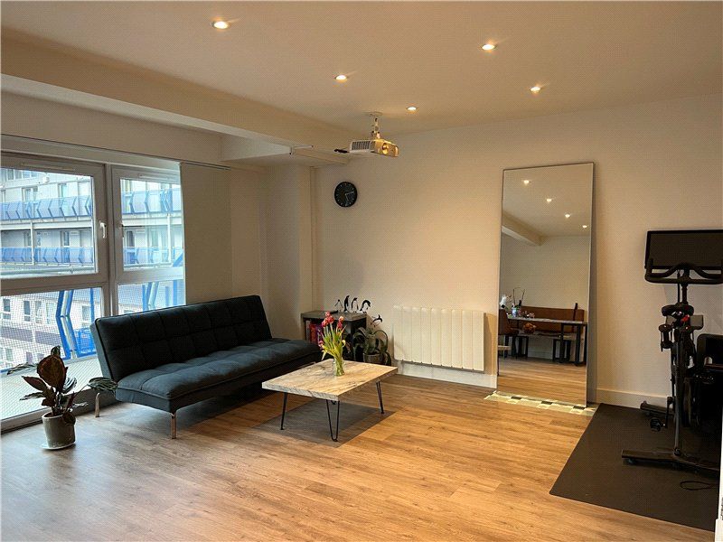 Property photo 2 of 9 Picture No. 12