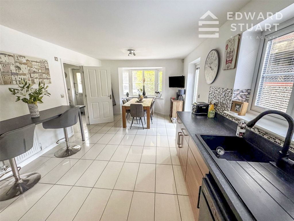 Property photo 3 of 19 Picture No. 15