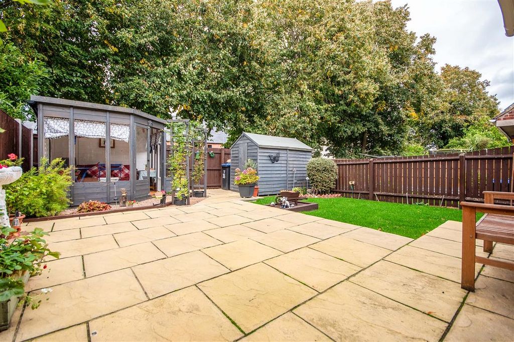 Property photo 2 of 11