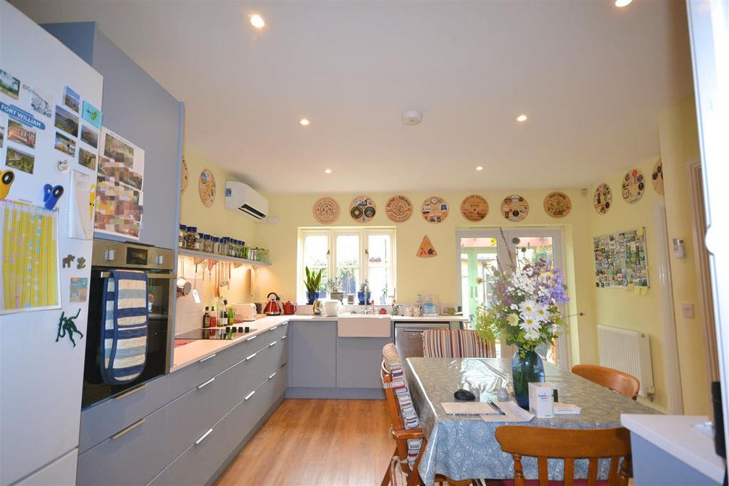 Property photo 3 of 21 19 (15).Png