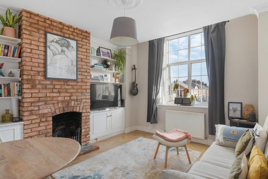 Property photo 1 of 19