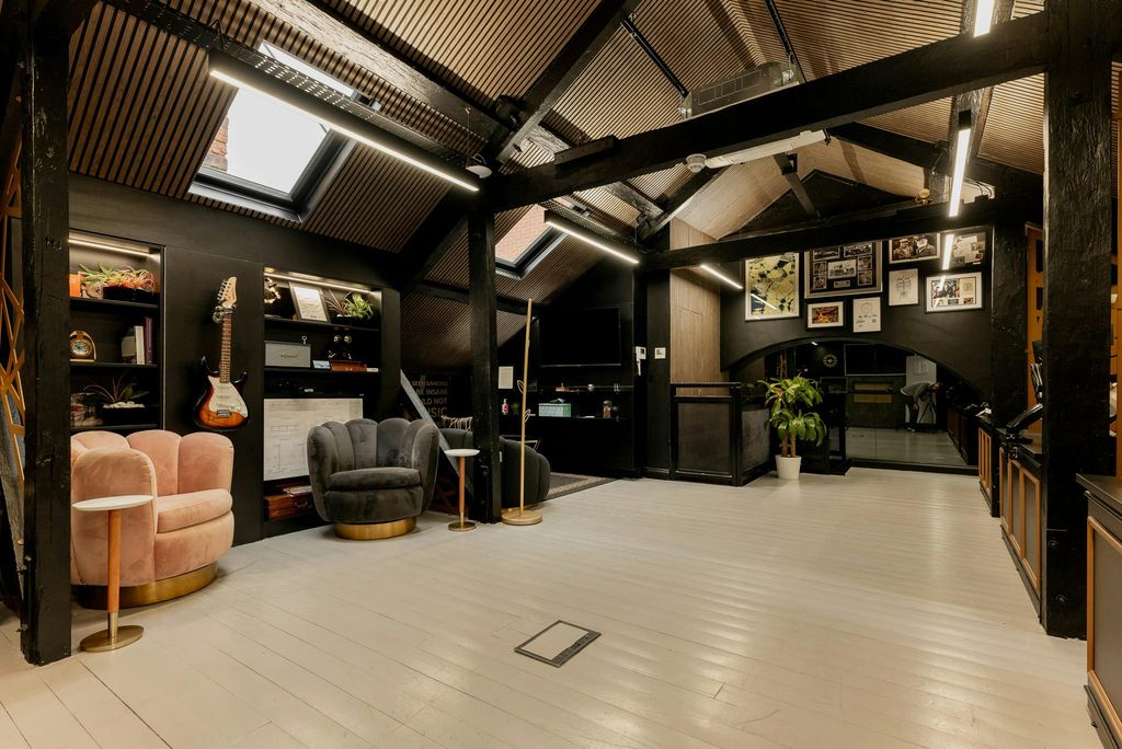 Property photo 2 of 7 Dhand 3.Jpg