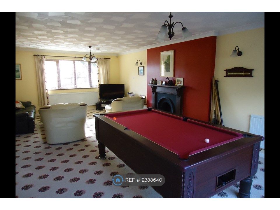Property photo 3 of 21 Main Large Sitting Room Back To Front